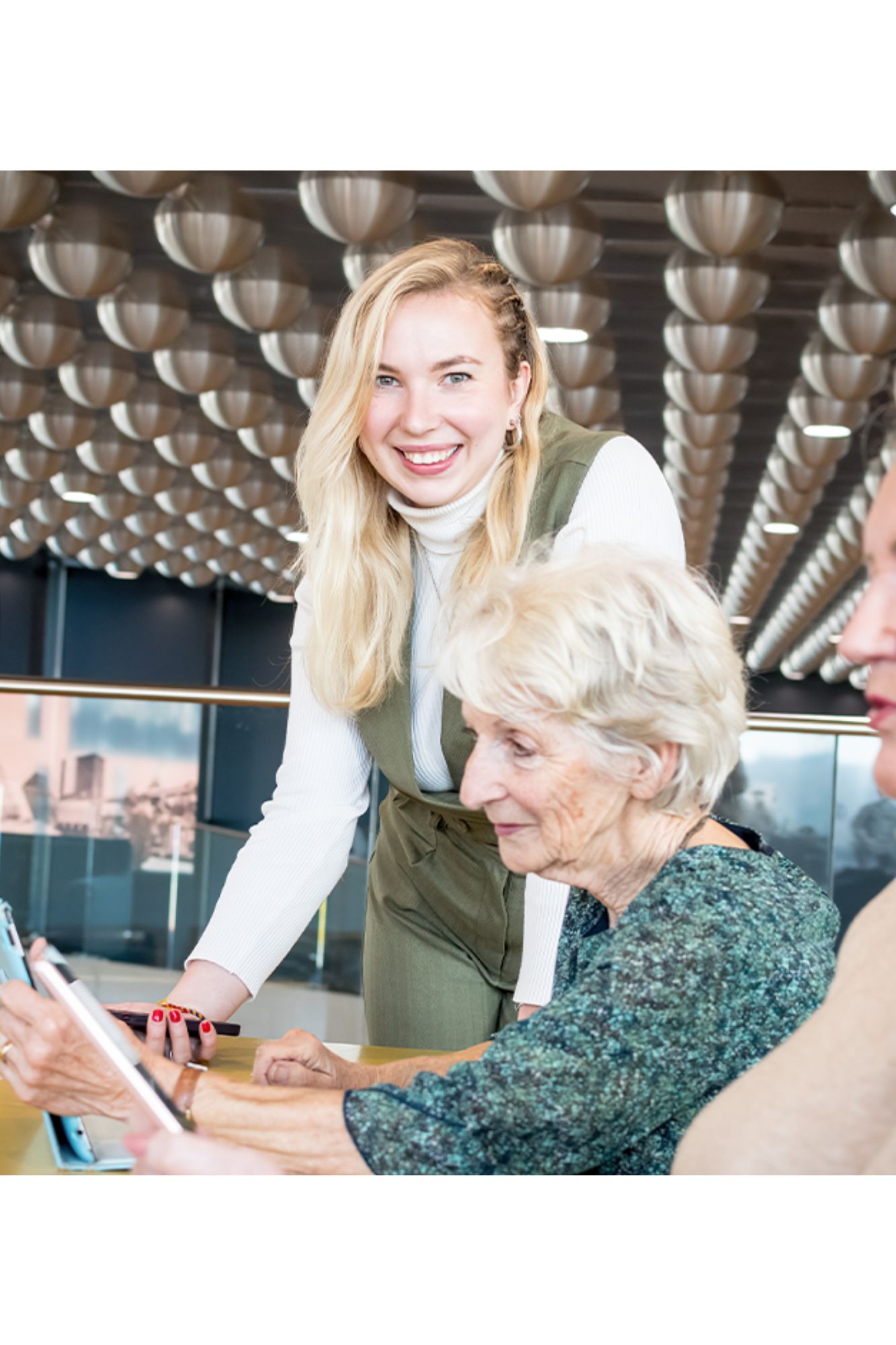 Help ouderen met hun Laptop/smartphone bij de Welkom Online workshops!